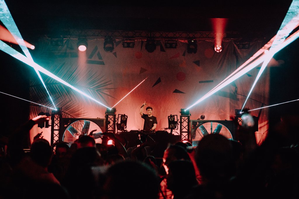 .